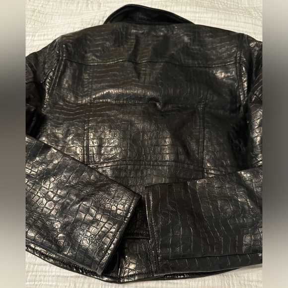 ModCloth Crocodile Rock Moto Jacket - NWT - Size XS - Picture 7 of 13
